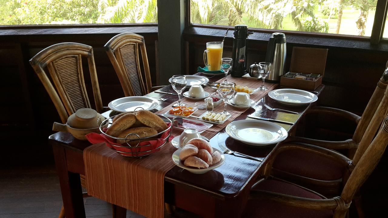 De Plantage Hotel Tamanredjo Екстериор снимка